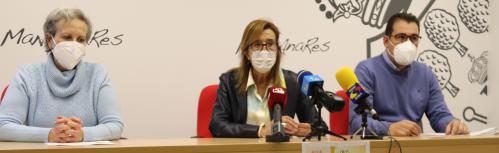 Isabel Quintanilla presenta el Aula junto a Maribel Ruiz y Juan Antonio Moraleda