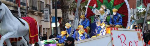 Saludo del Rey Gaspar a su paso por la calle Toledo