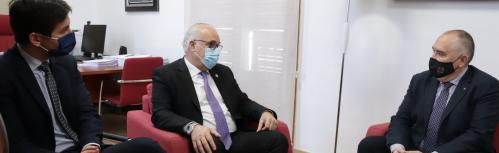 El presidente de FECIR se reúne con el alcalde de Manzanares y visita el Sector 5