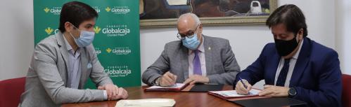 Firma del convenio con Globalcaja para las Jornadas Empresariales