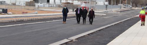 Visita a las obras de asfaltado del vial del Sector 5