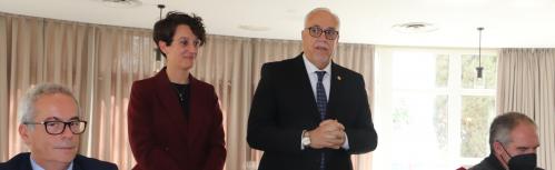 Lilian Ferral junto al alcalde de Manzanares
