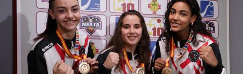 Esther Martín-Buro, Ali González-Calero y Carmen Arroyo, campeonas de la Copa de España (CESA 2022)