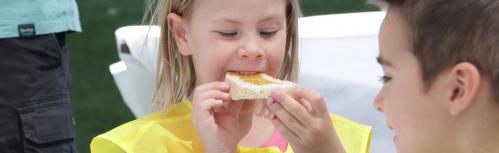 Desayuno saludable y cata de miel infantil