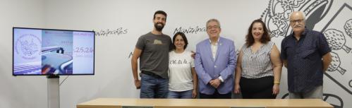 Presentación 44 festival de folclore - Junta directiva AMyD 'Manuel de Falla' y Candi Sevilla