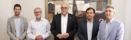 Miembros de Aempoman con Nieva y Palacios