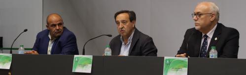 Intervención de Pedro Barato junto al presidente local de Asaja y al alcalde de Manzanares