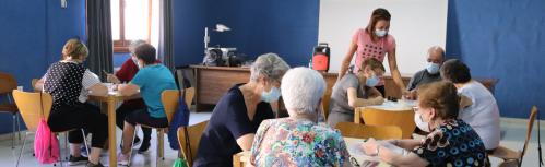 Realización del taller "Buen trato" en el Centro de Mayores