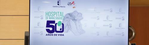 Pantalla conmemorativa en los actos de 50 aniversario del hospital