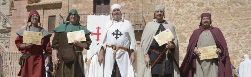 Alcaldes y regidores tras su elección junto al Comendador - Foto de Jesús Maestro