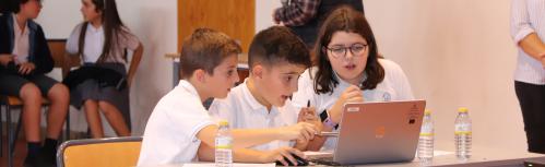 El equipo ganador durante una de las pruebas de la final