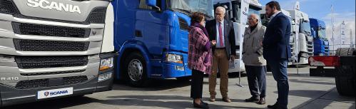 El alcalde y el concejal de Promoción Económica visitaron la jornada en Scania