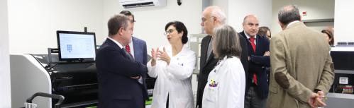Visita al nuevo laboratorio del hospital