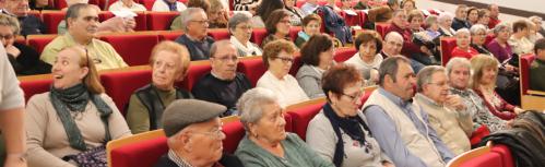 Las personas mayores llenaron la Casa de Cultura