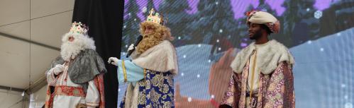 Imagen del saludo de los Reyes Magos en la carpa de La Pérgola en 2023