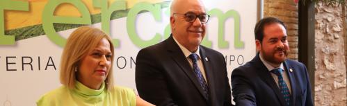 Julián Nieva junto a Antonia de la Chica y a Pablo Camacho