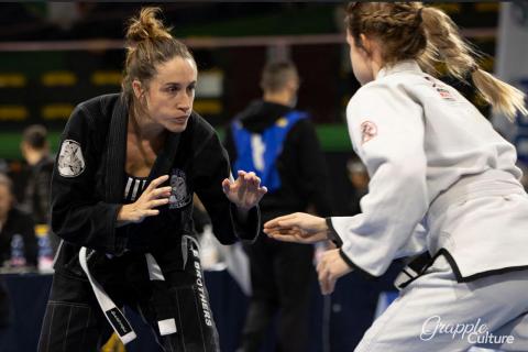 Diana Peñalva compitiendo en el European IBJJF Jiu-Jitsu Championship 2022 (Fotografía: Grapple Culture)