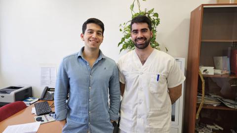 El doctor Rodolfo García y el enfermero Carlos González exponen las claves de una correcta higiene del sueño