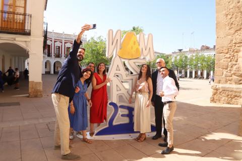 Nuevo letrero turístico de Manzanares en la plaza de la Constitución