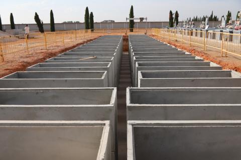 Nuevas fosas y columbario en el cementerio municipal