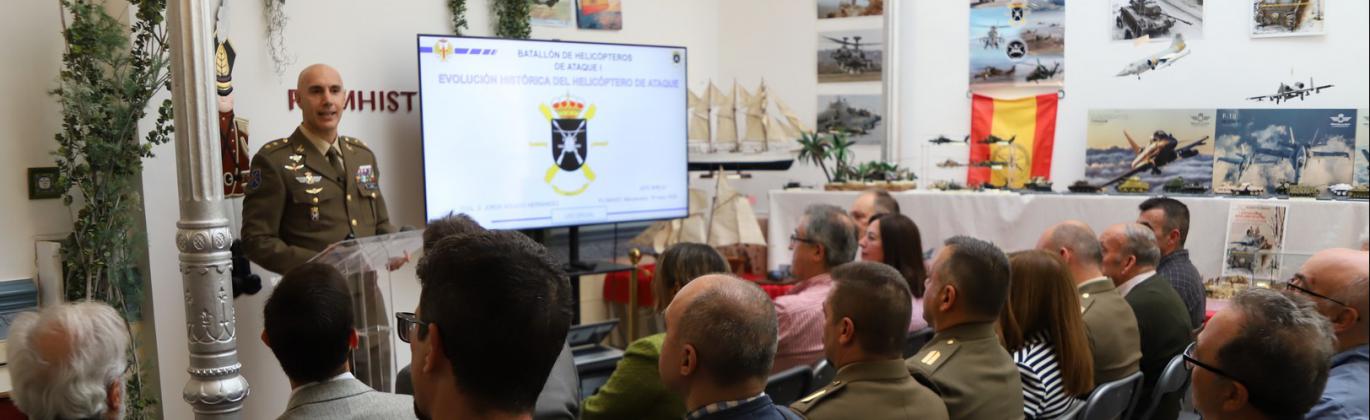 Conferencia 'Evolución histórica del helicóptero de ataque' en el museo PlomHist