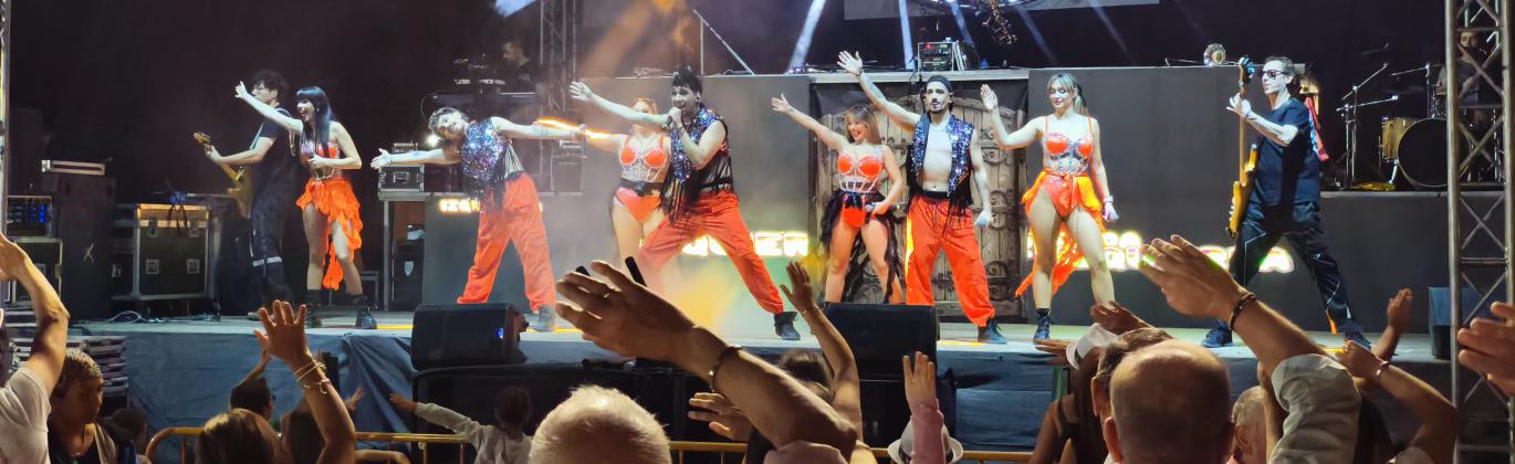 La Gran Rockset Orquesta deleitó al público en la noche del domingo