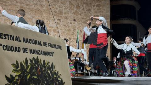 Embedded thumbnail for 48º Festival Nacional de Folklore 'Ciudad de Manzanares' (viernes)